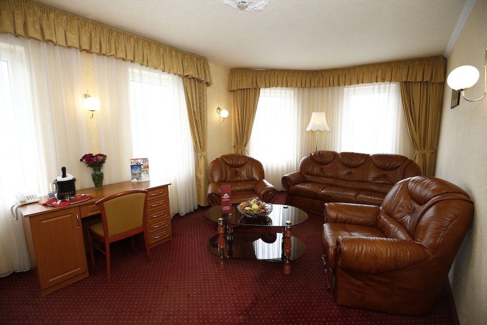 Hotel Korona Eger 52/66