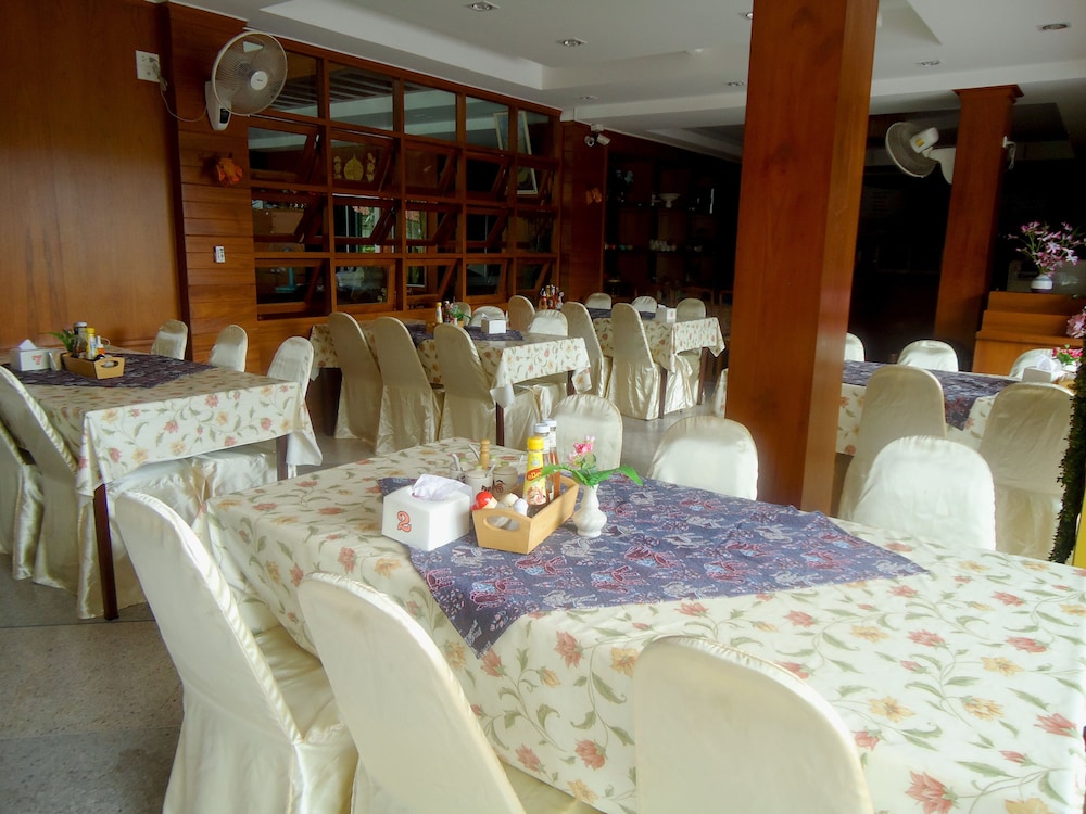 Ngamta Hotel 55/65