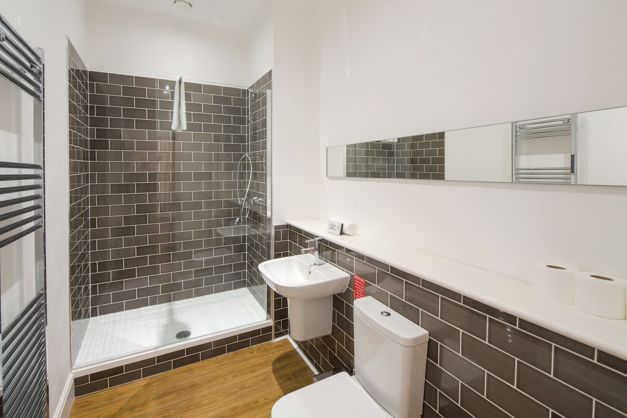 شقة بسرير كوين بغرفة نوم واحدة مع أريكة، Edinburgh Castle Apartments And Suites 3/5