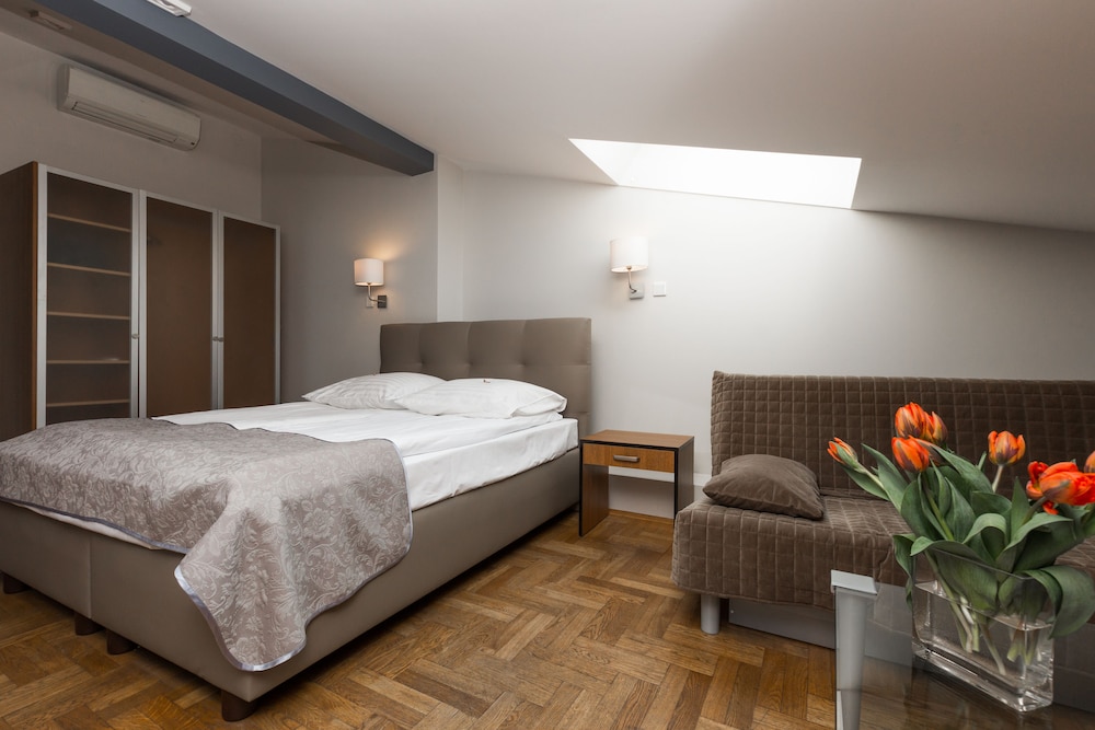 Hotel Floryan Old Town 20/60