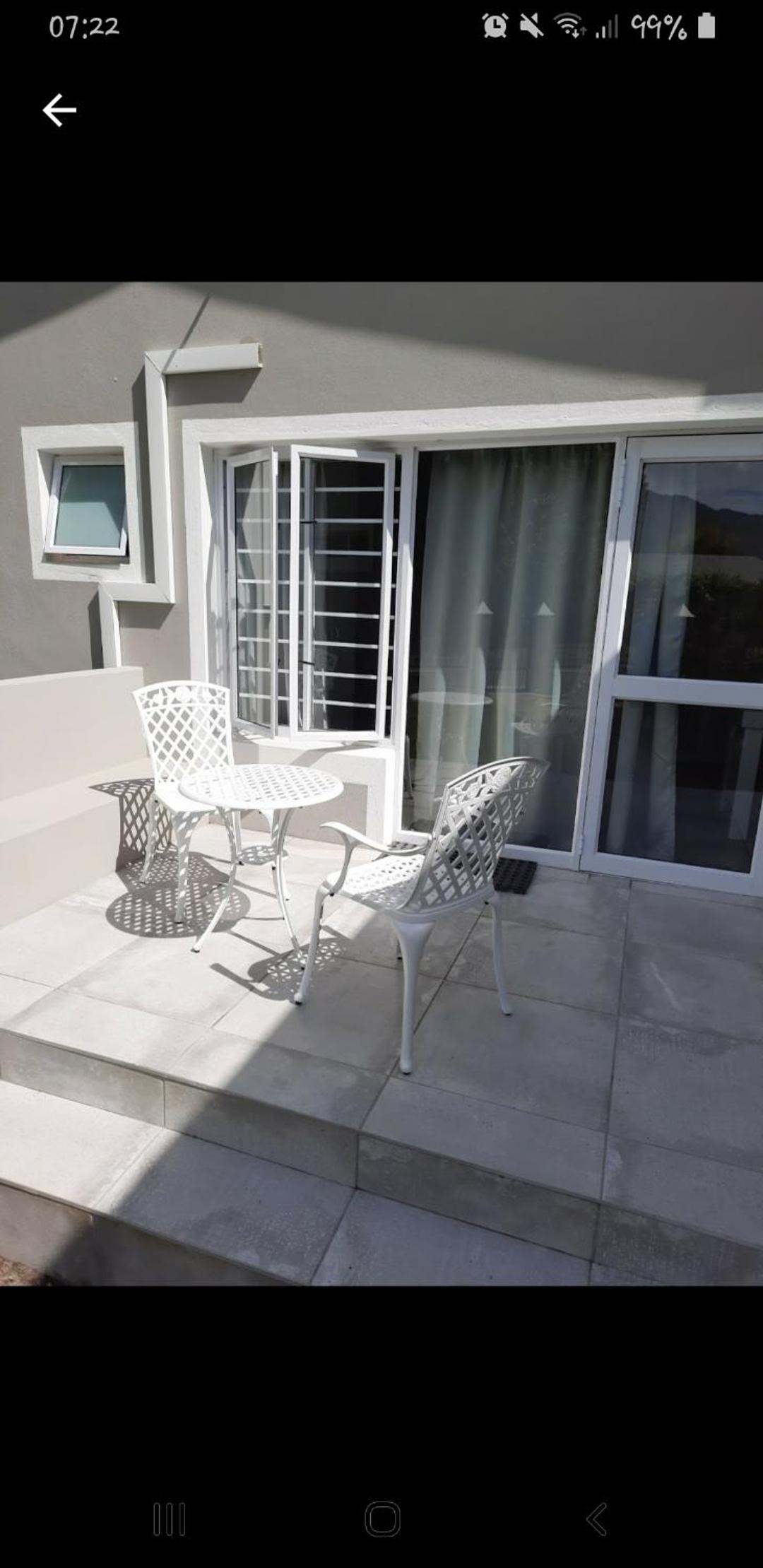 Dennecres 4 Guest House 1/9