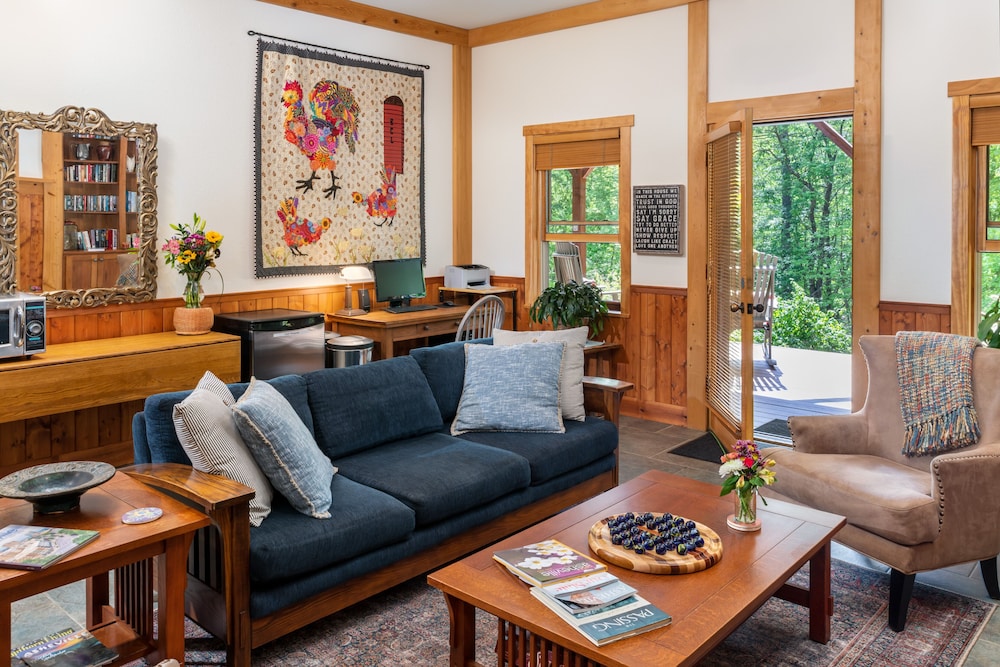 Bent Creek Lodge Bed &amp; Breakfast 34/50