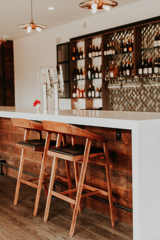 Wine Stone Inn 55/64