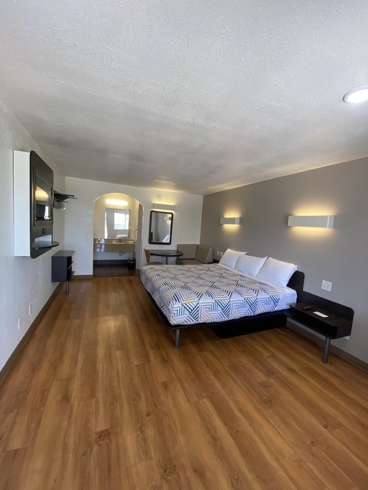 Motel6 Bryan, TX - College Station 19/67