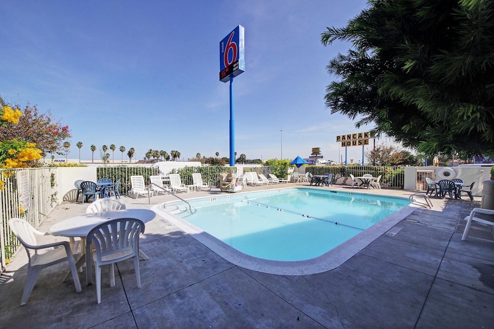Motel6 Laredo Tx South 47/49