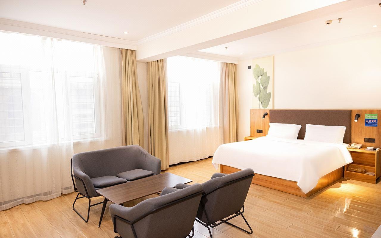 Business, Queen Bed
