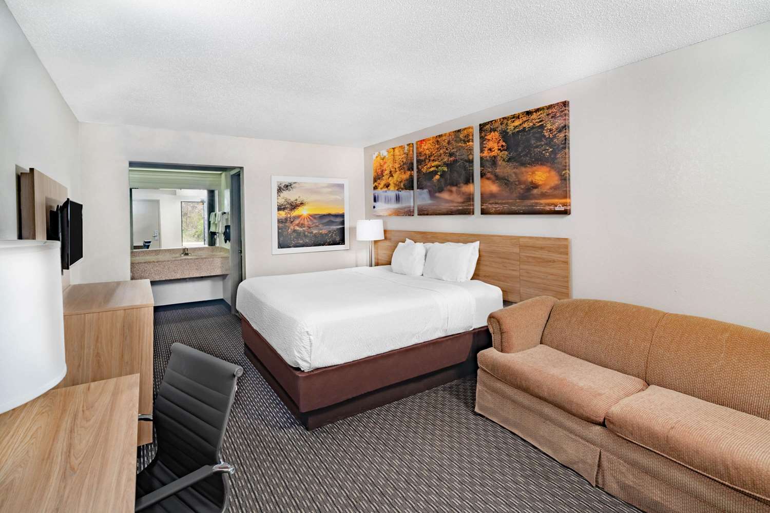 Days Inn by Wyndham Cookeville 8/24