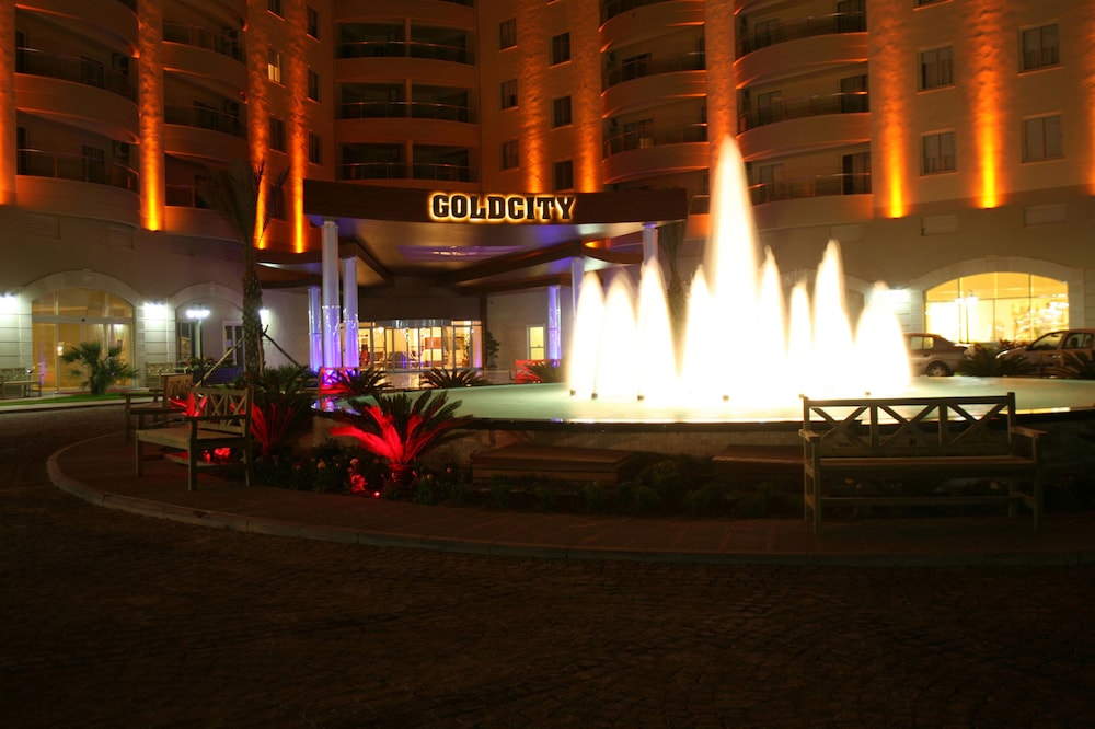 Goldcity Hotel 64/68