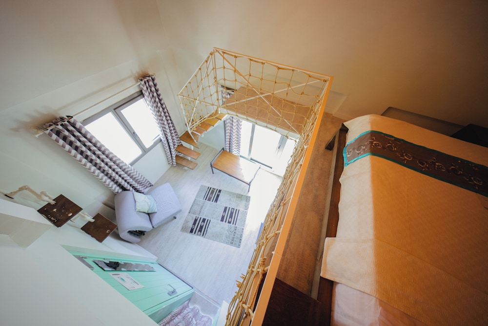 LOFT