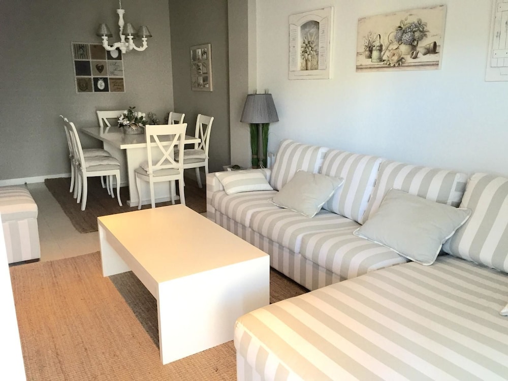 Rentalmar Families Paradise Village 15/43