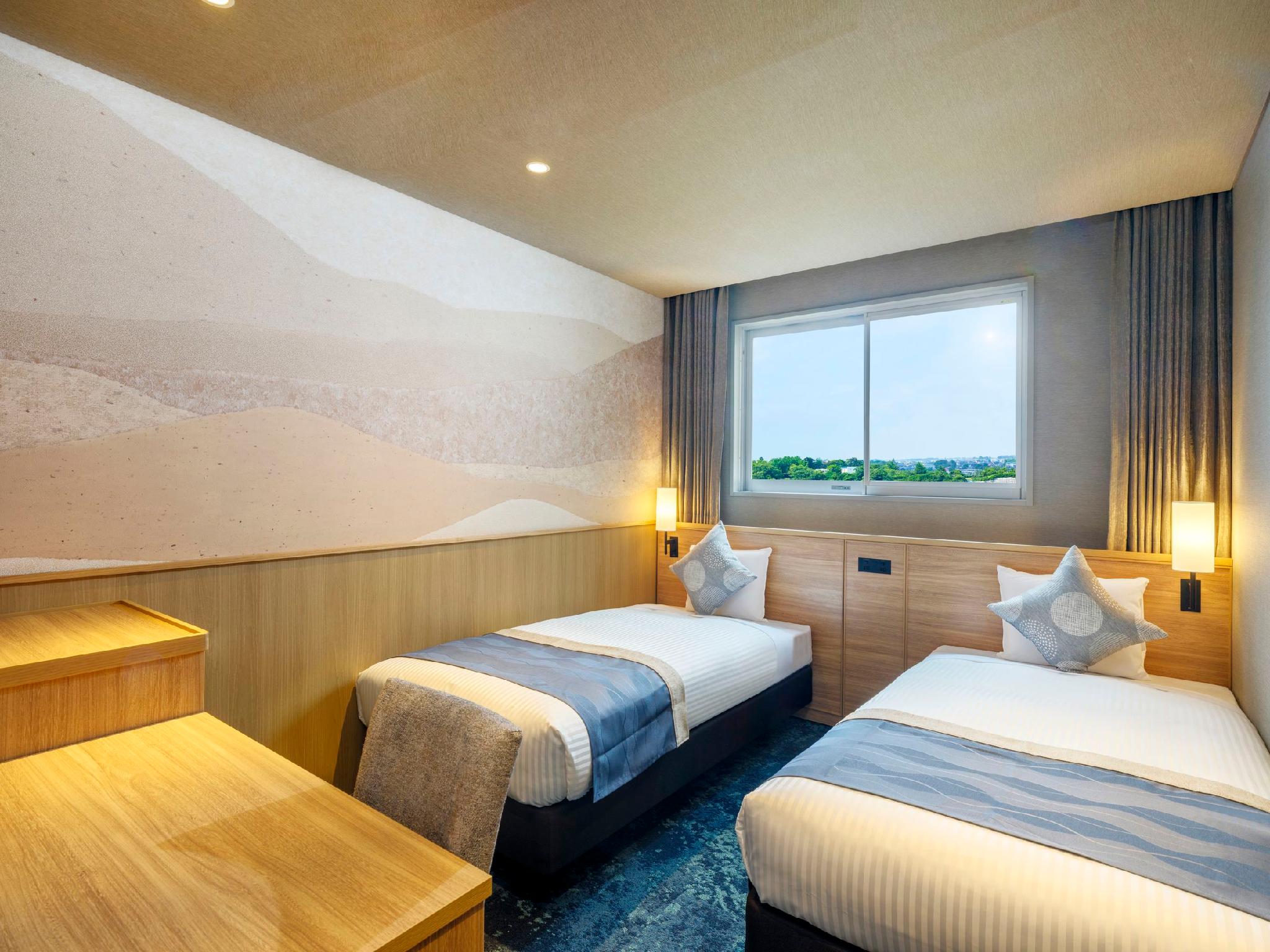Compact, Superior, Twin Beds, Private Bathroom