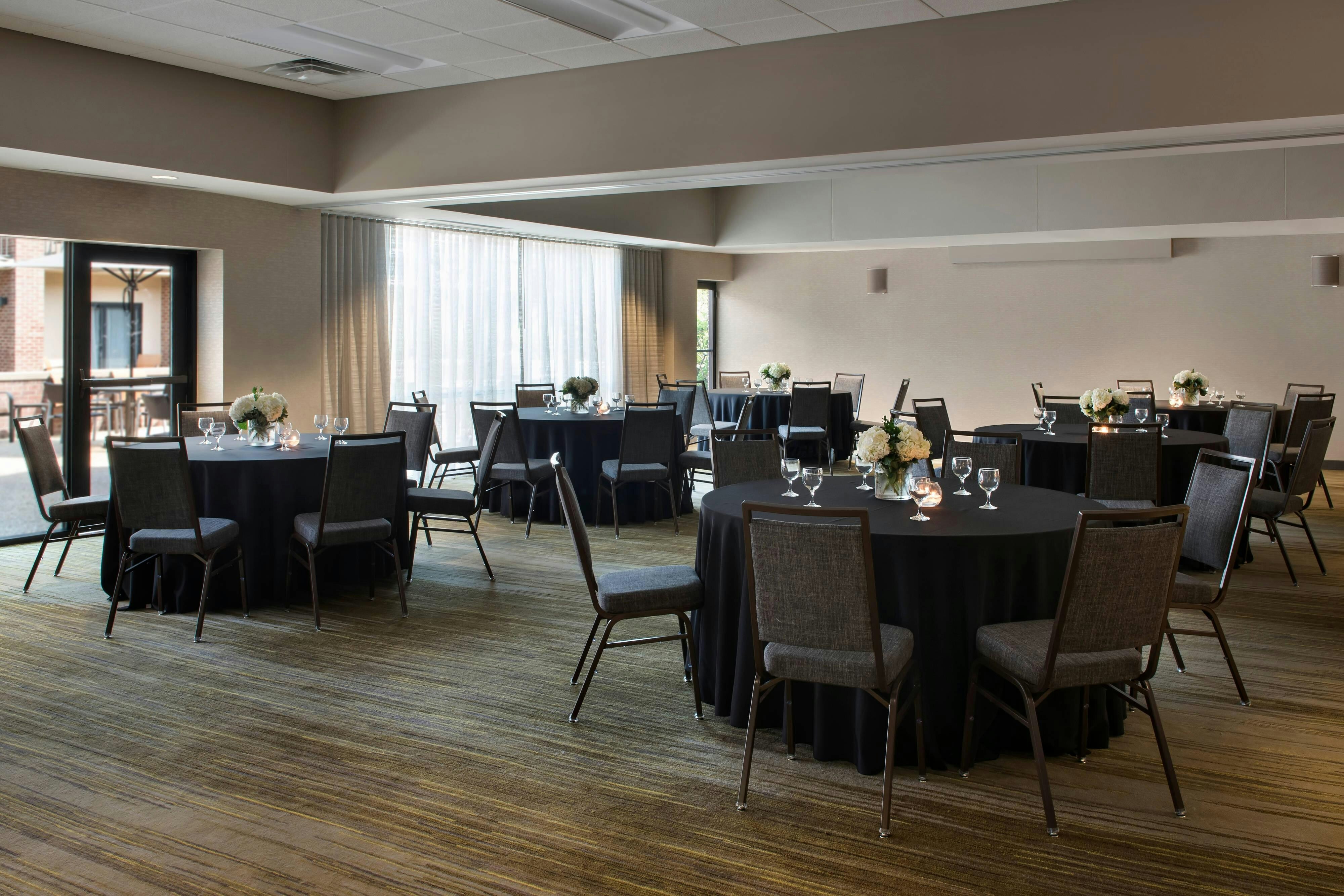 Courtyard By Marriott Boston Norwood Canton 11/14