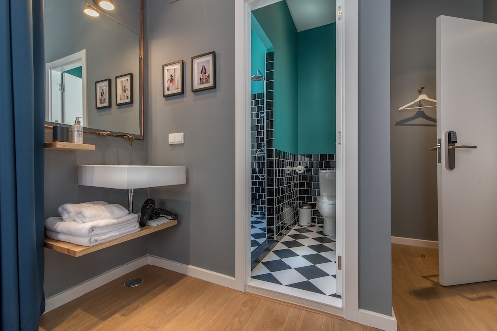 Superior, Double or Twin Bed, City View