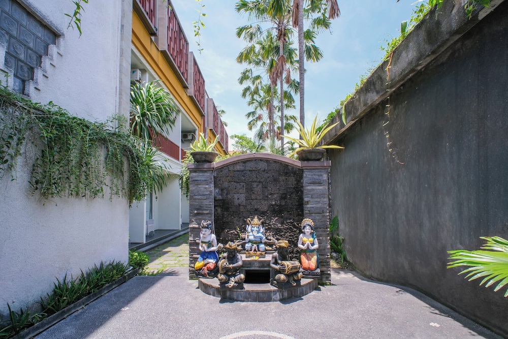Transera Kamini Legian Hotel 17/28