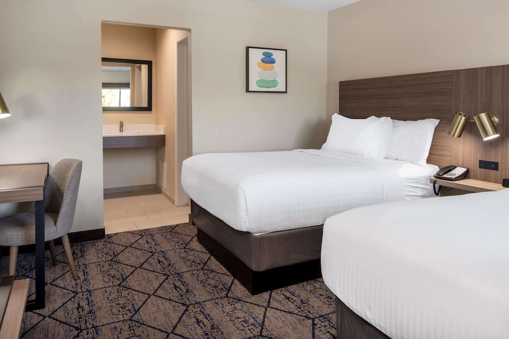 Ramada by Wyndham Modesto Yosemite Area 10/43