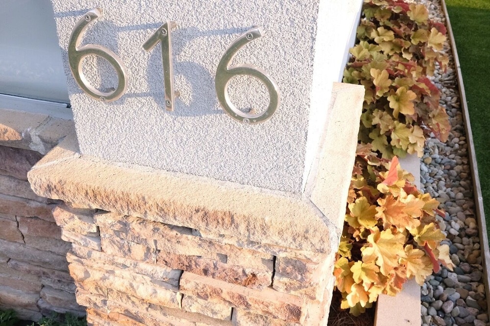 Regency Inn 48/72