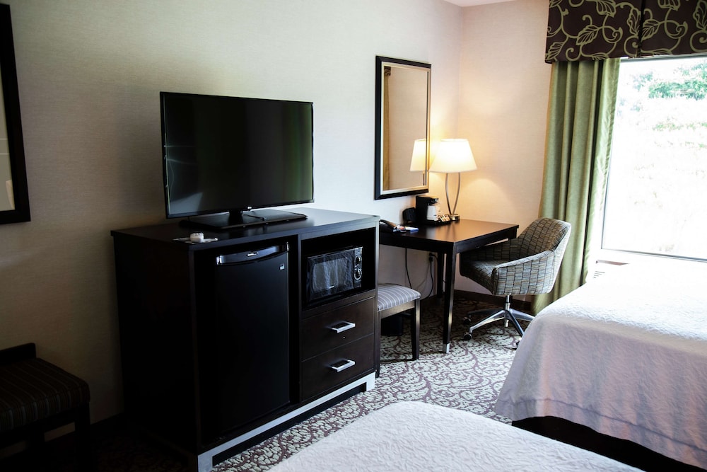 Hampton Inn and Suites Sharon 43/62