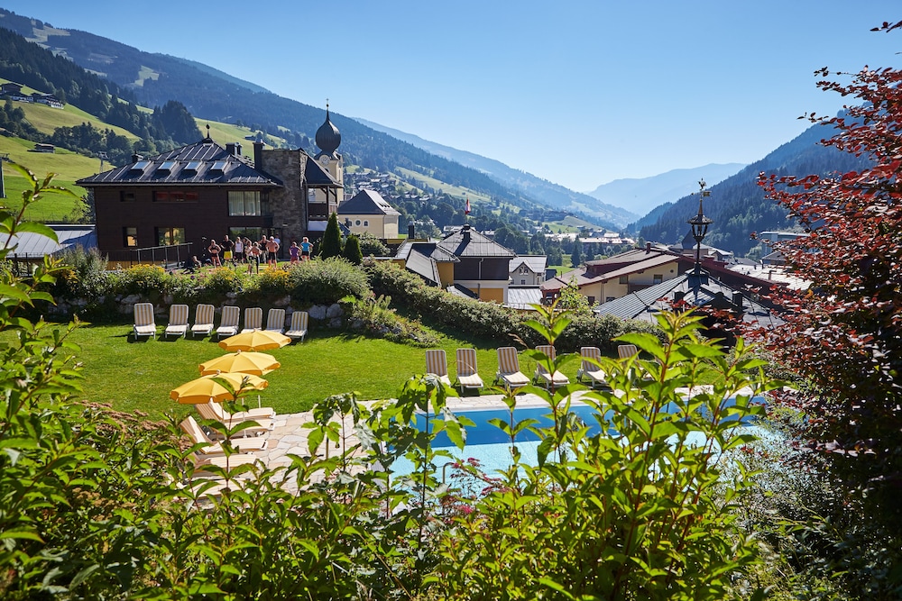 HOTEL SAALBACHER HOF 67/73