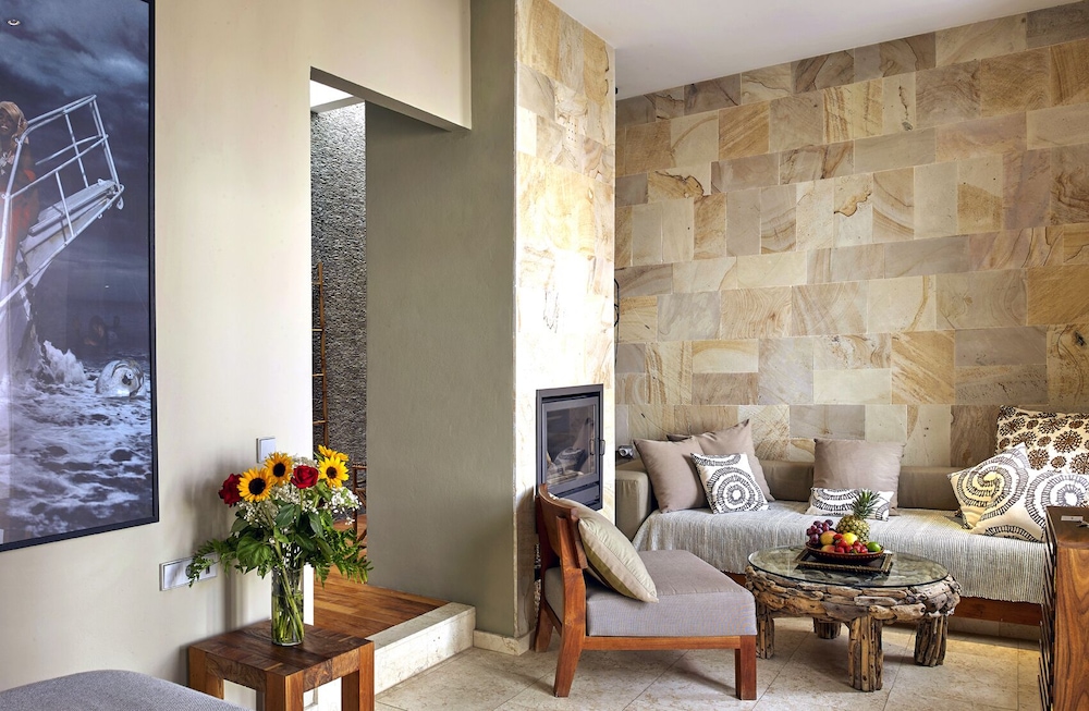 The Giri Residence Hotel & Spa 22/39