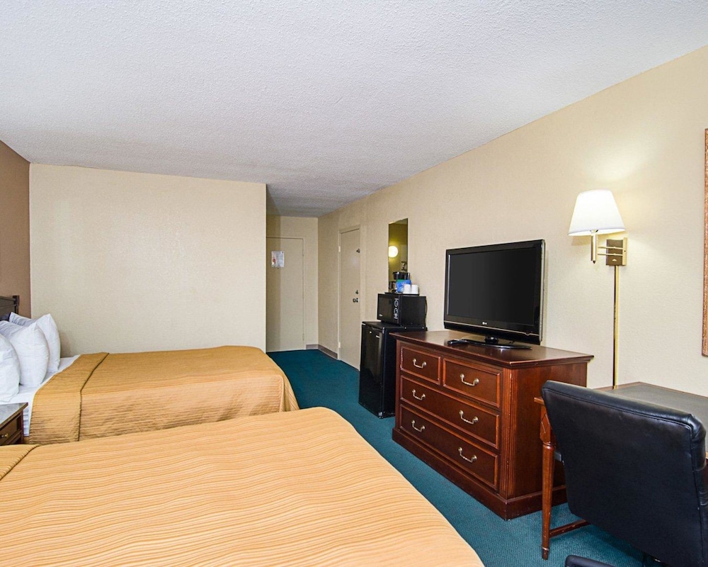 Quality Inn Shenandoah Valley 10/28