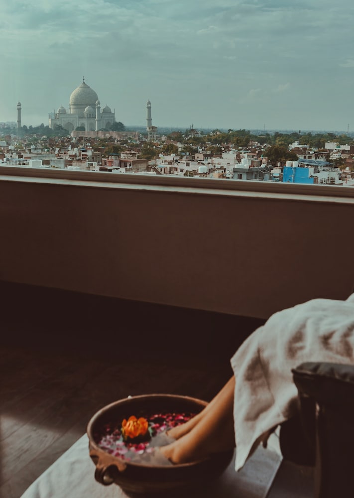 Radisson Hotel Agra 52/68