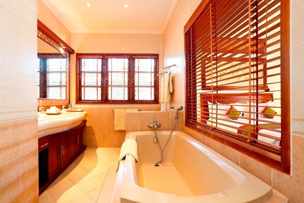 Apel Villa Sanur 38/54