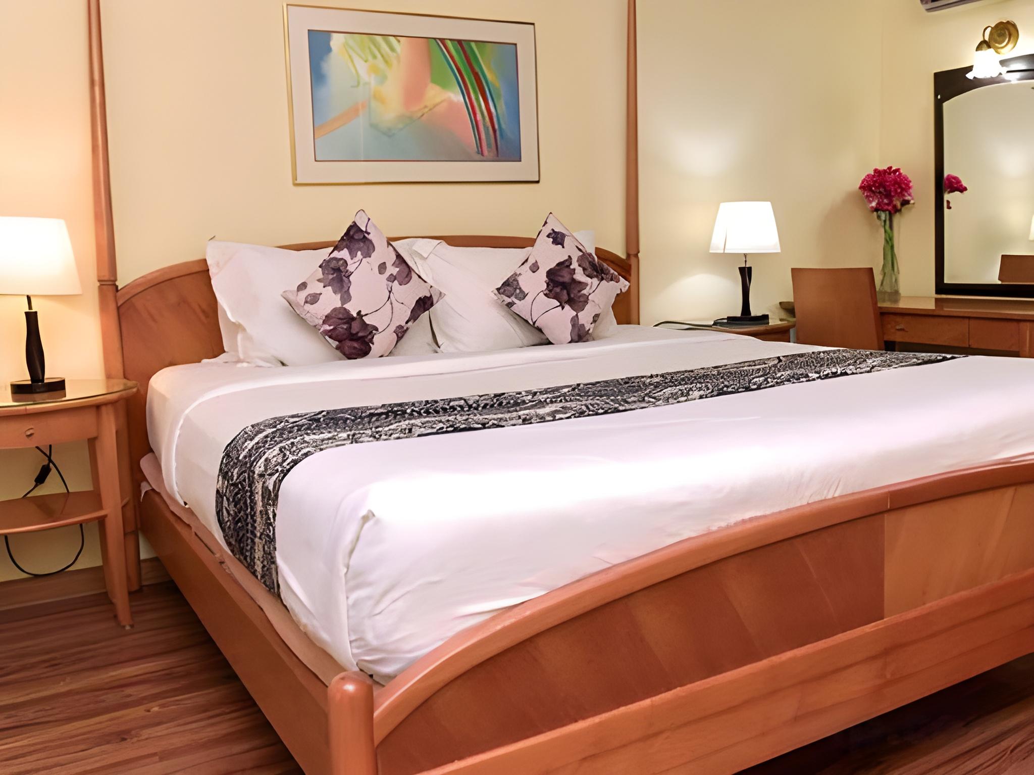 1 Bedroom, Duplex, Suite, King Bed, Garden or Pool View