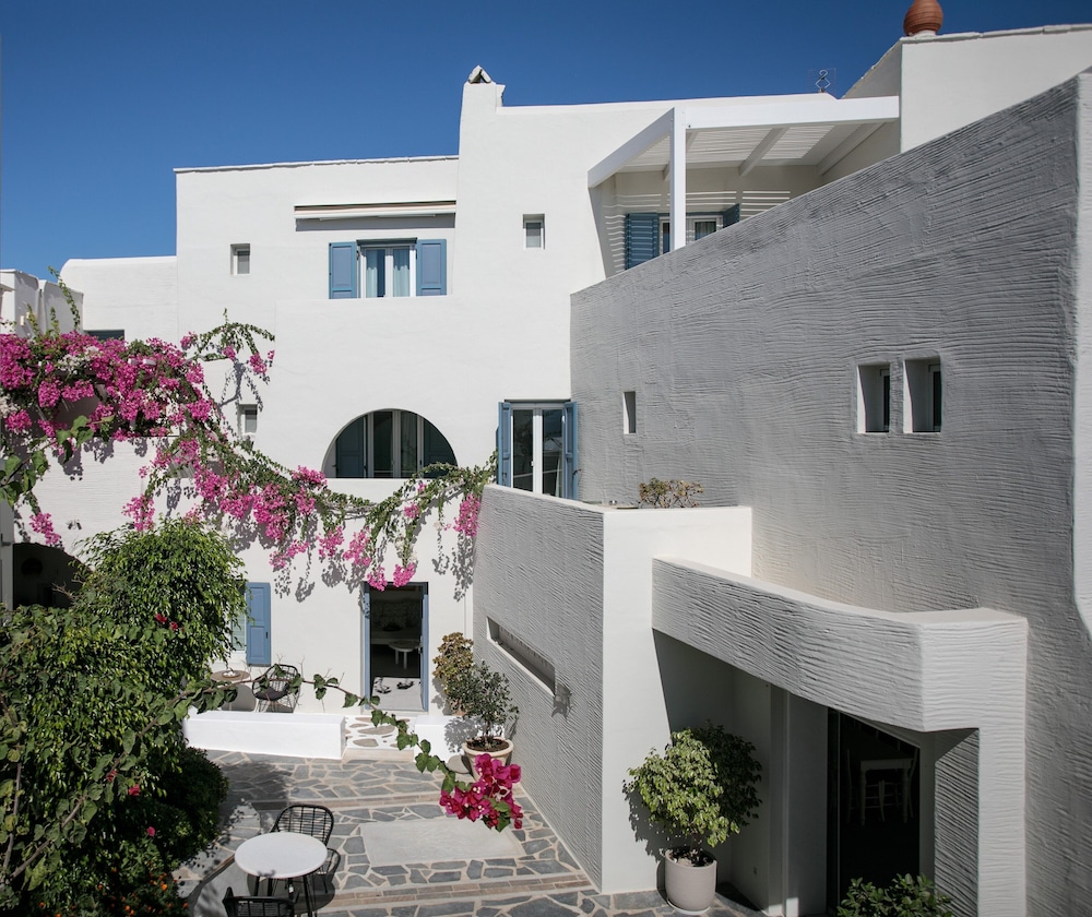Iria Beach art hotel 5/69