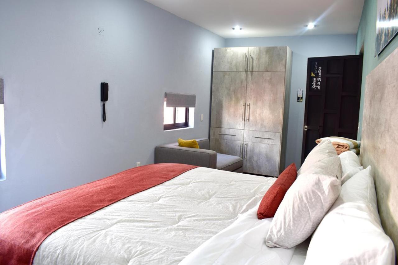 Deluxe, King Bed