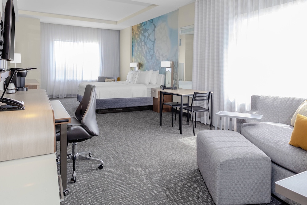 Courtyard By Marriott Deland Historic Downtown 26/47