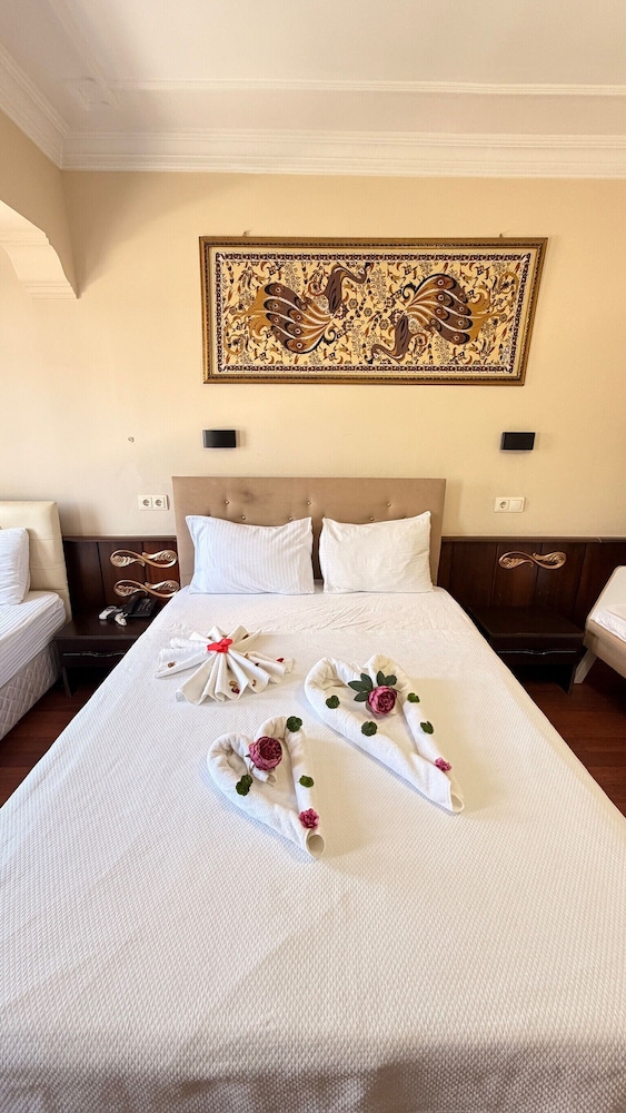 1 Bedroom, Grand, 1 Double and 3 Single Beds, City View, Ephesus Centrum 5/10