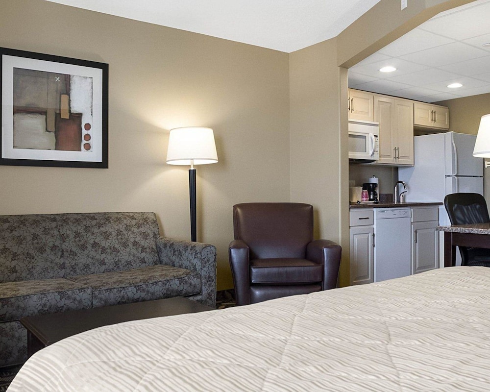 MainStay Suites Bismarck 13/25