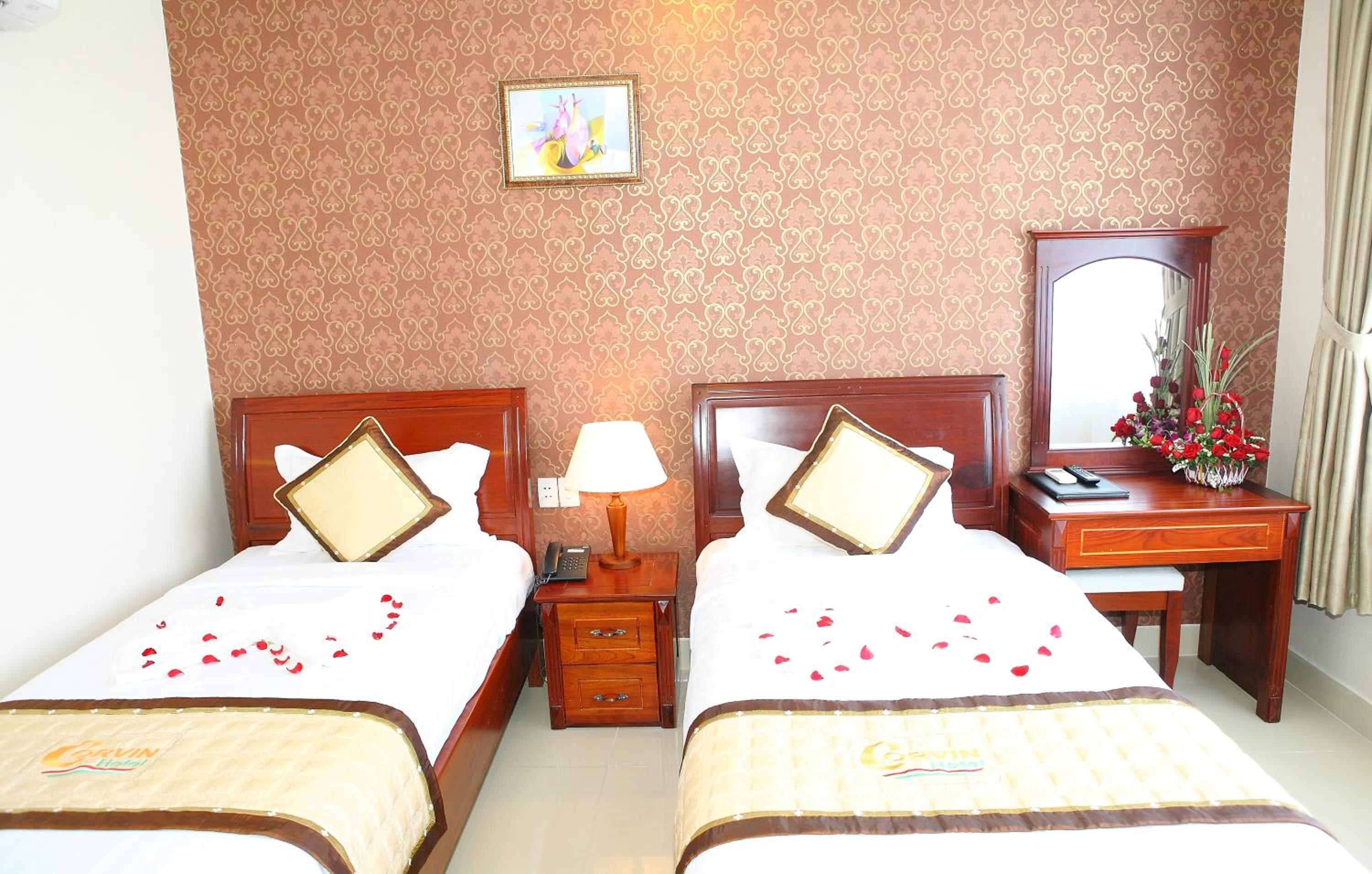 Deluxe, Twin Beds