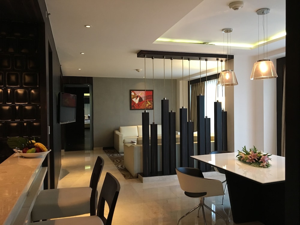 CROWNE PLAZA GREATER NOIDA 8/78