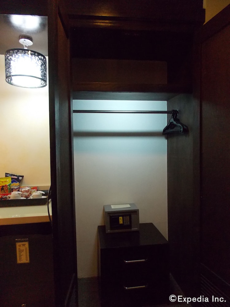 Mo2 Westown Hotel Bacolod - Downtown 19/43