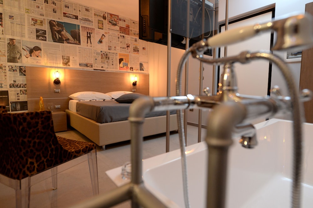 X Hotel 46/66