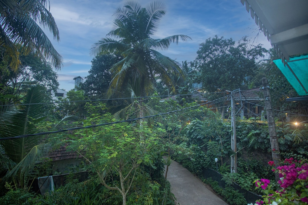 La Villa Guest House 39/50