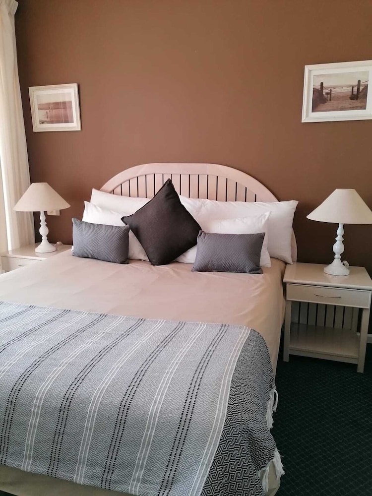 Cape Town Beachfront Apartments At Leisure Bay 18/50