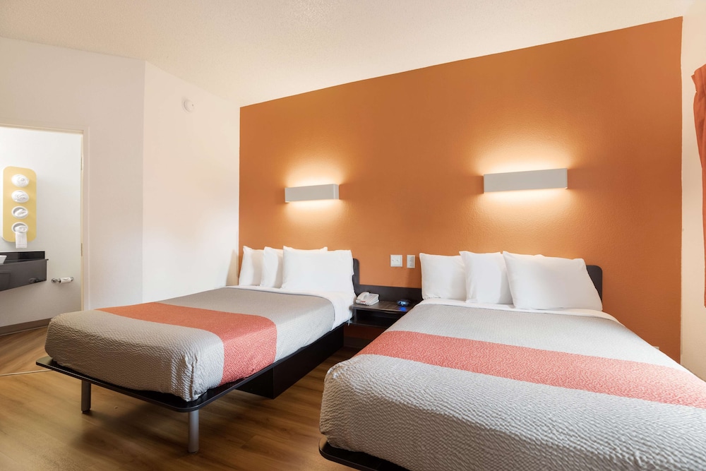 Motel6 Orlando, FL - International Dr 9/39