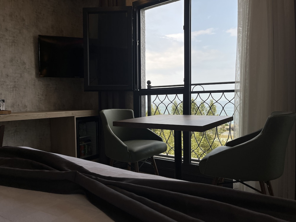 Avni Bey Otel 32/43