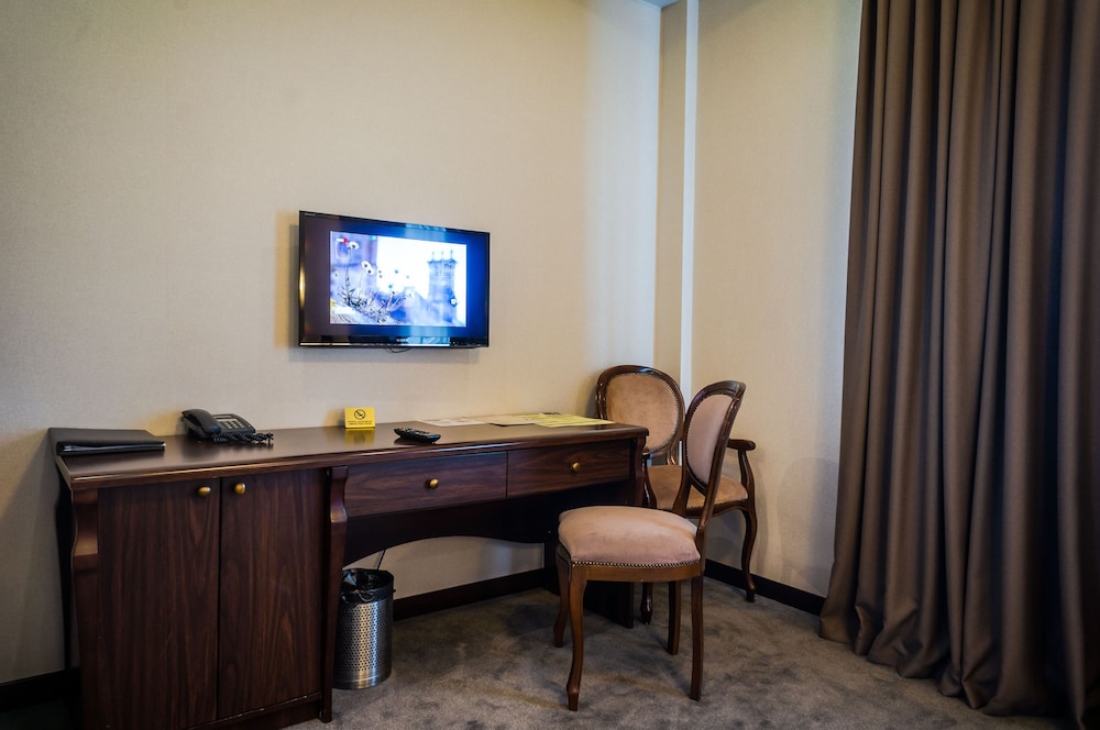 Royal Palace Hotel 27/31