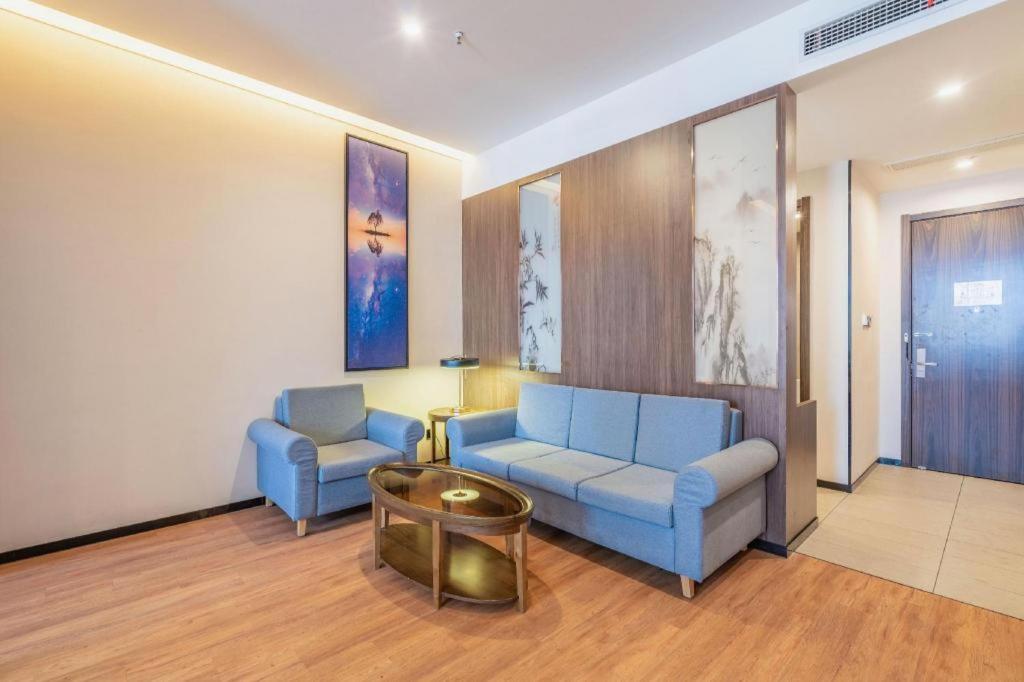Gem Anqing Wangjiang County Central Mall Fengqi Road Hotel 37/58