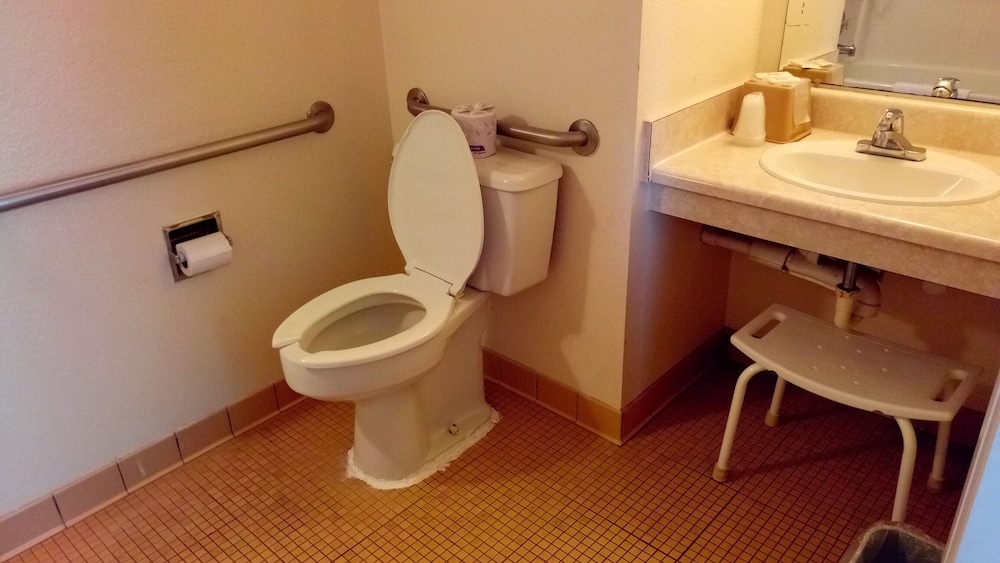 Masters Inn Doraville 17/25