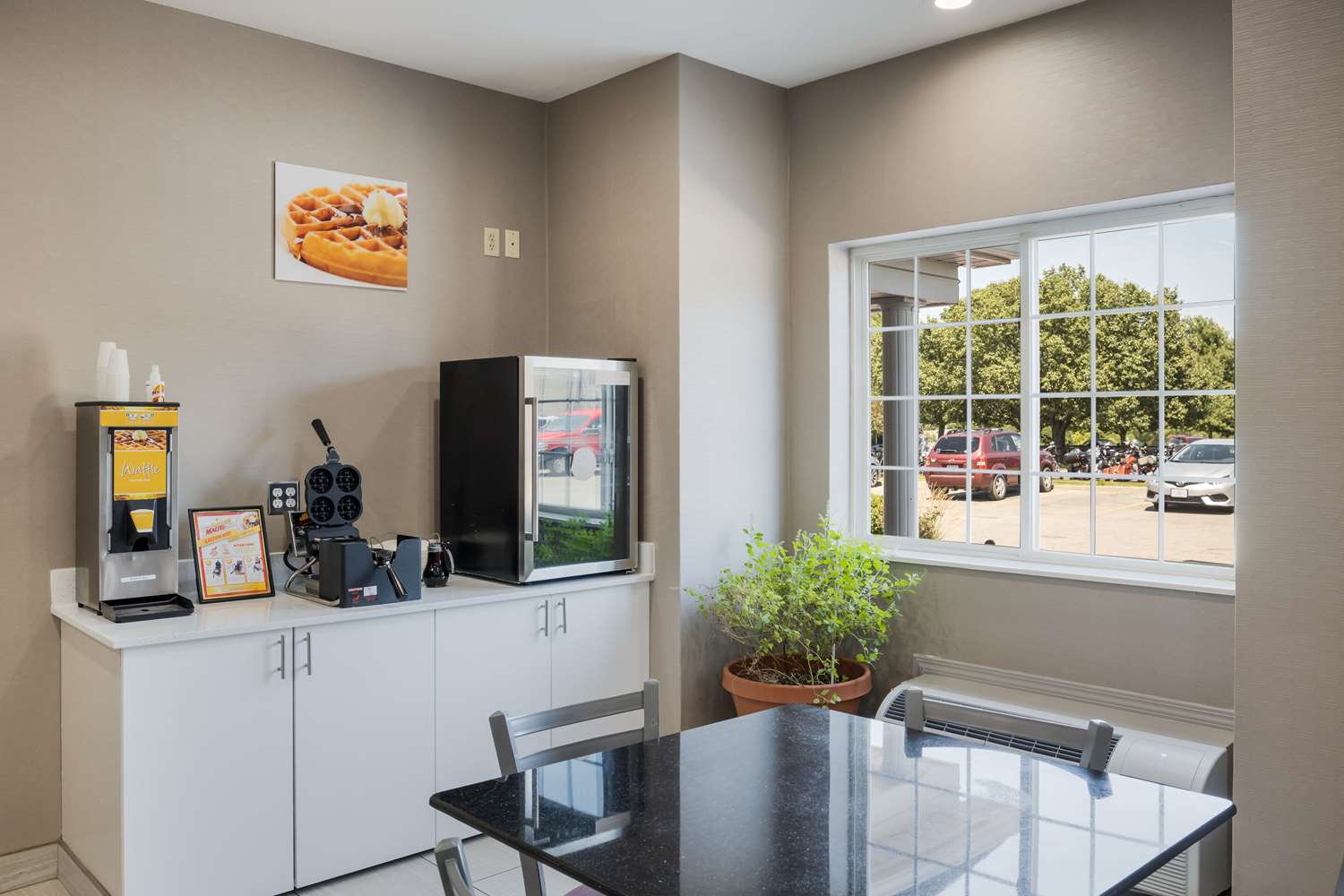 Sonesta Essential Hotel & Suites Kansas City - Blue Springs 3/15