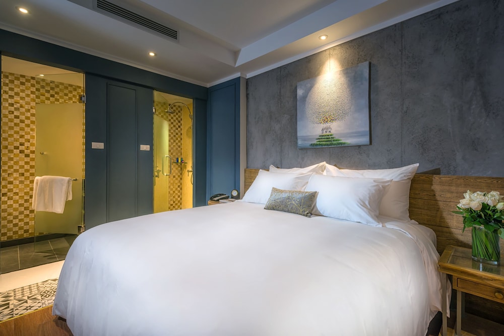 Bespoke Trendy Hotel Hanoi 13/50