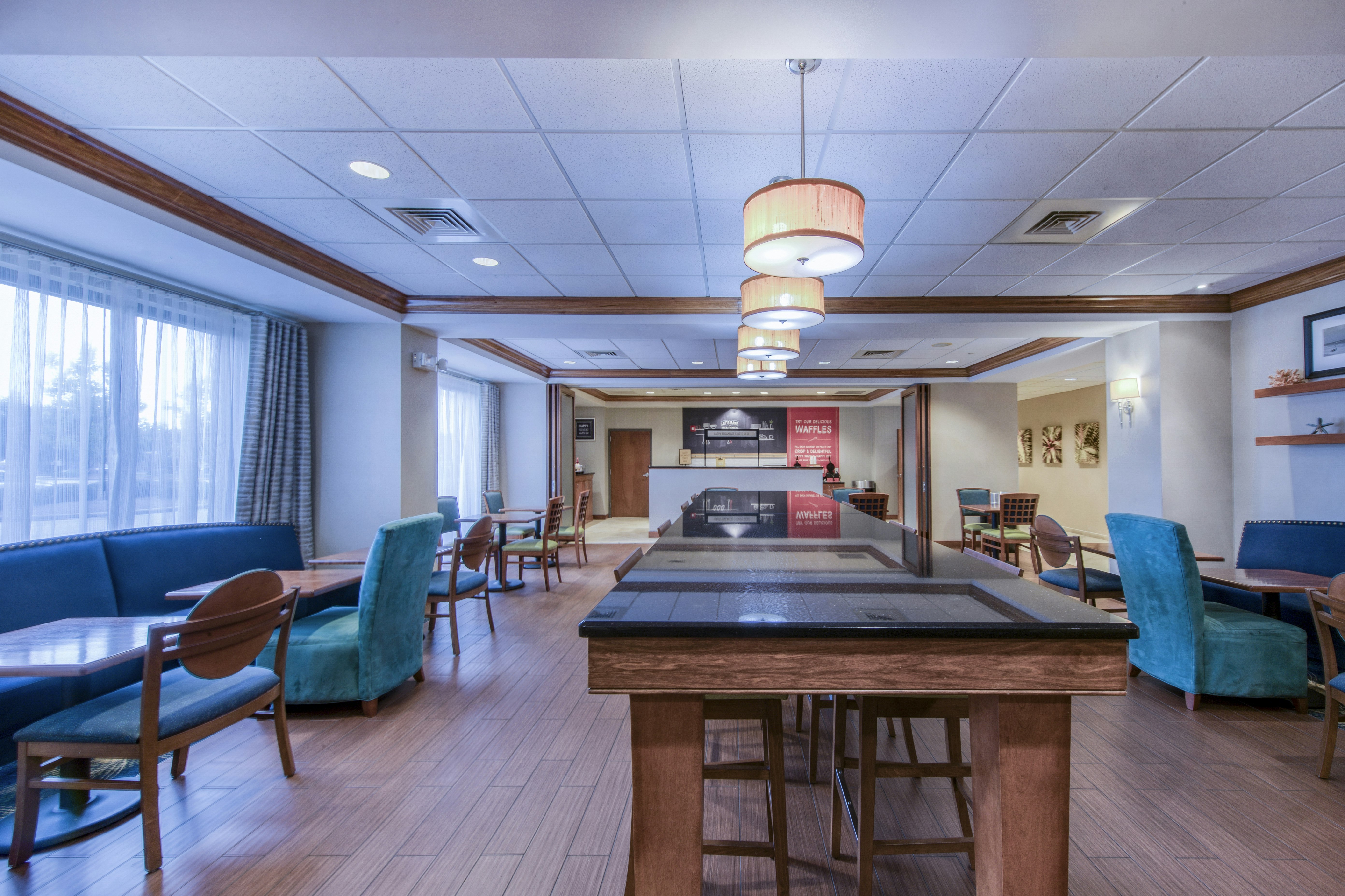 Hampton Inn Wilmington - University Area/Smith Creek Station 52/72