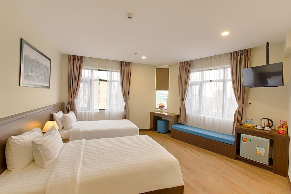 DELUXE, SUITE