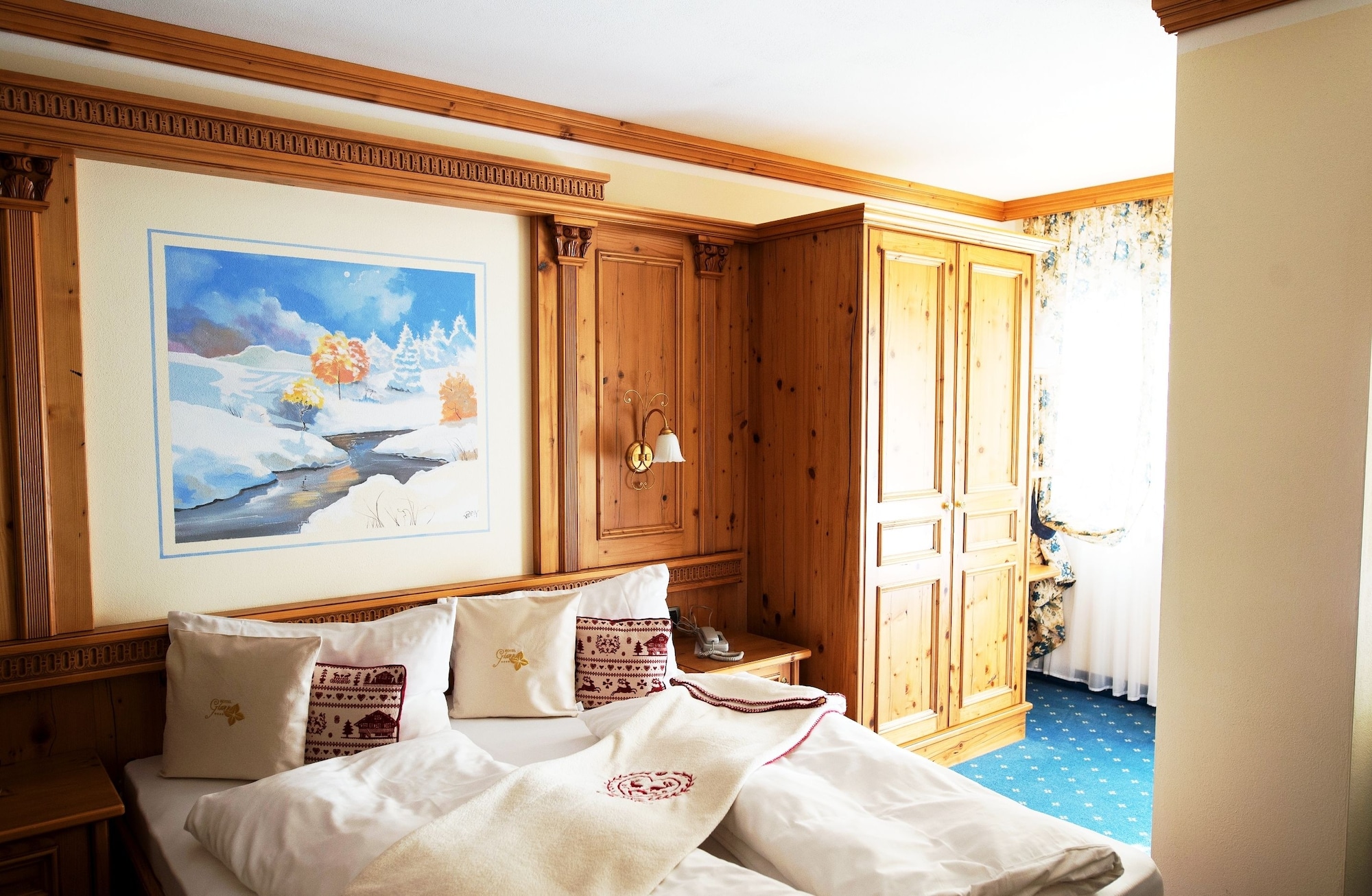 COMFORT, DOUBLE OR TWIN BED