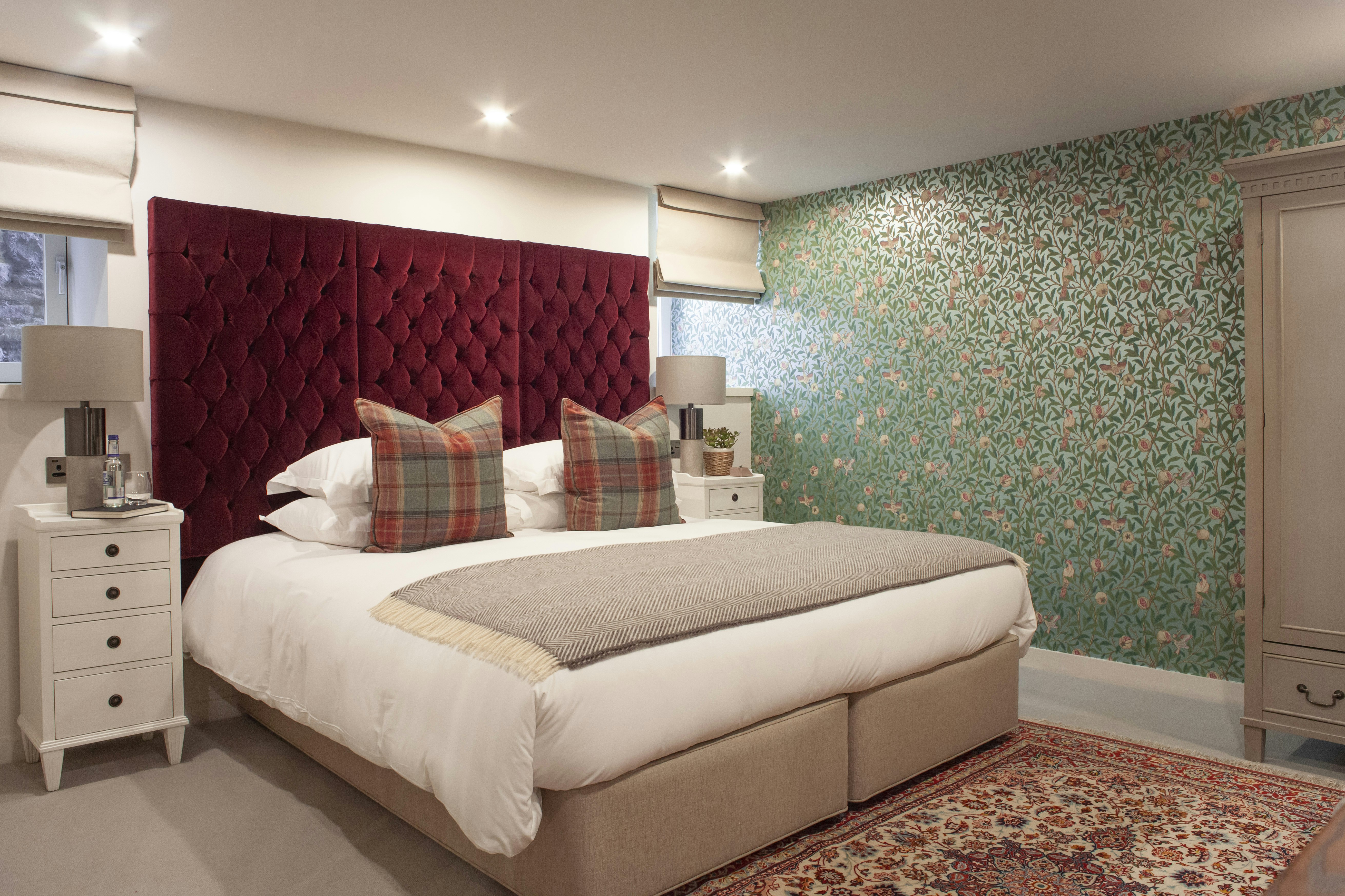 Suite, House