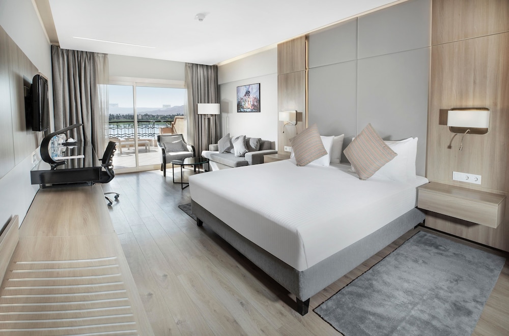 Executive Superior Nile Room